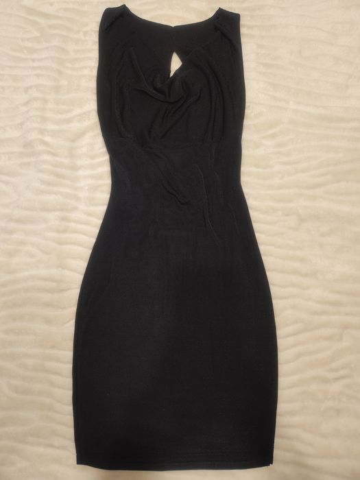 Вечерна черна рокля