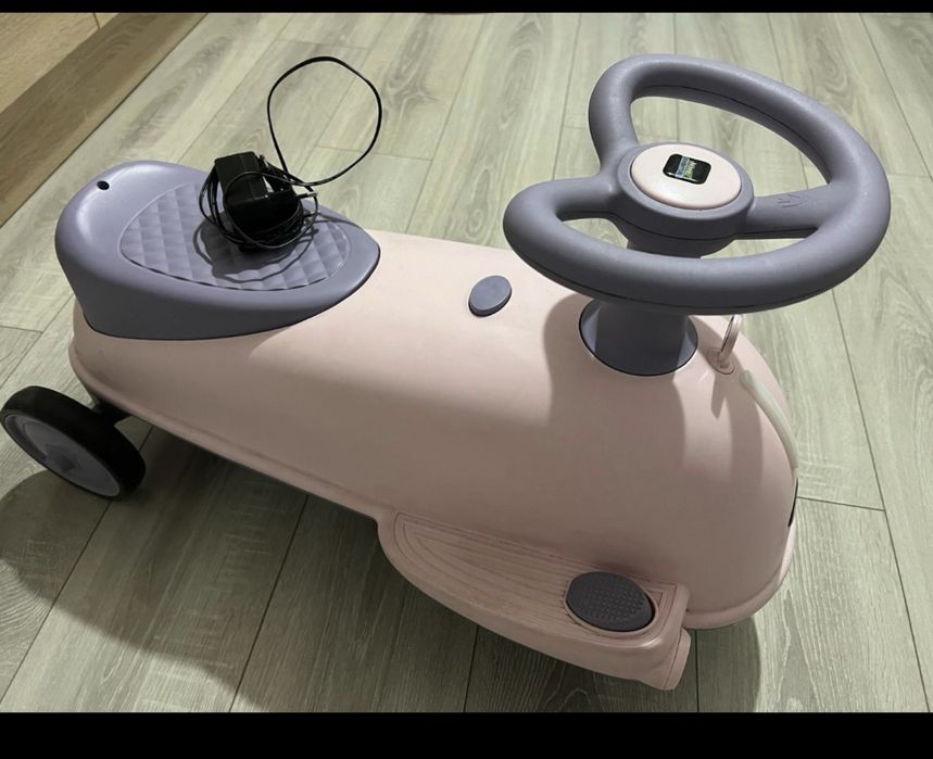 Scuter electric muzical