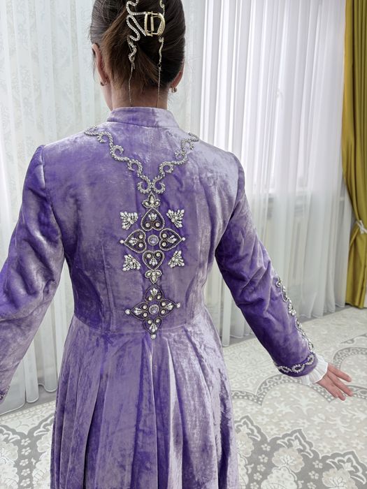 Бешпент,кажекей,көйлек 300,000