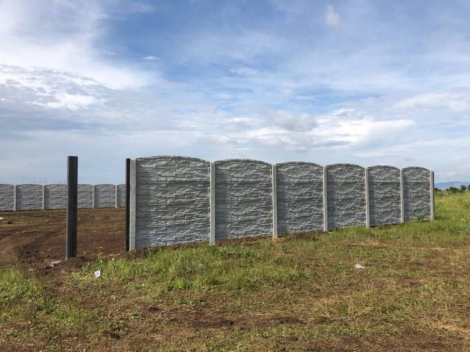 Gard beton placa si stalp