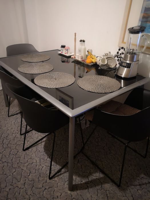 Masa de terasa cu sticla