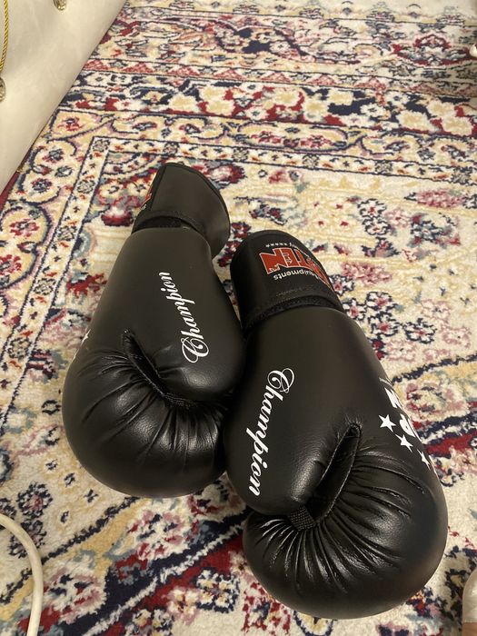 Боксерская перчаток