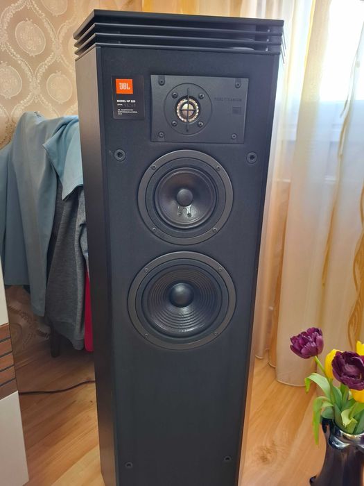 BOXE  JBL  HP  520
