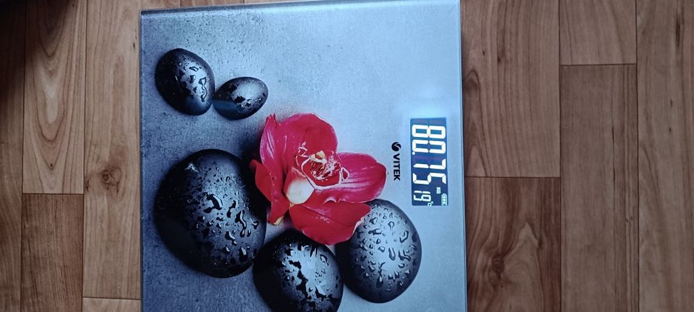 Продам электронный весы "витек"