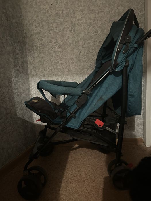 Продам прогулочную коляску