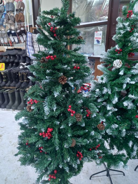 Продам новогодние искуственные елки