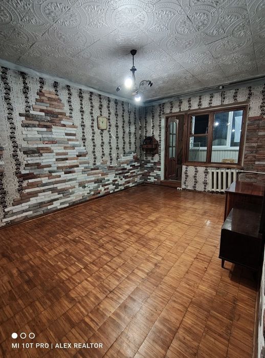 Продается.Янгихает,  Спутник 4 2/4/4 ипотека