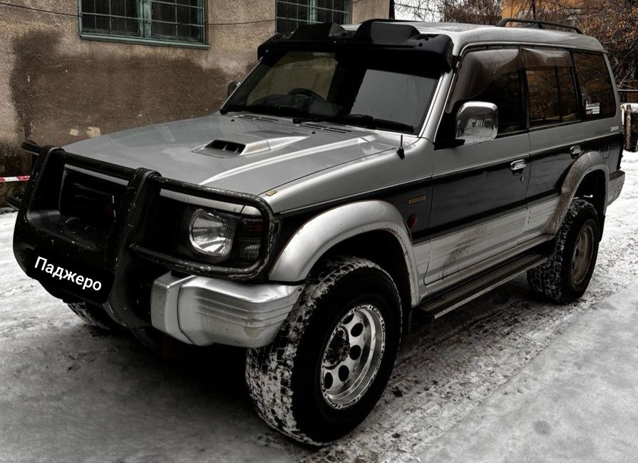 Продам Митсубиси Паджеро бензин