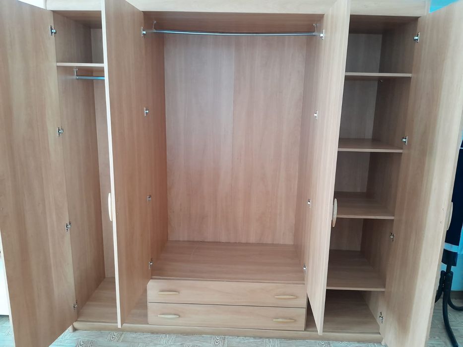 Продам шифоньер для спальни
