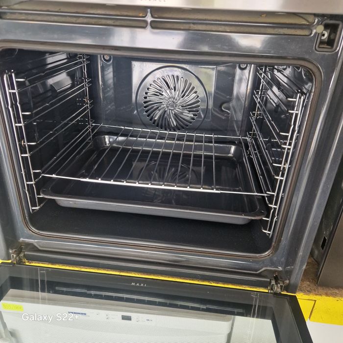 Фурна за вграждане AEG