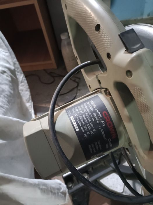 Торцовая пила CROWN