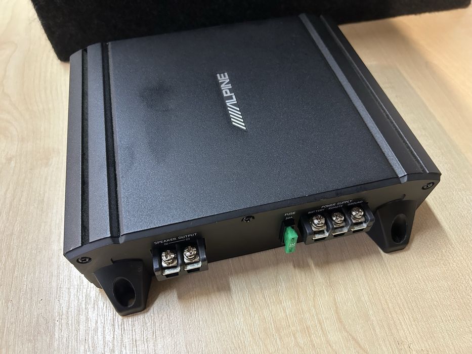 Subwoofer auto Alpine + aplificator Alpine