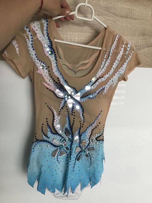 Трико художествена гимнастика