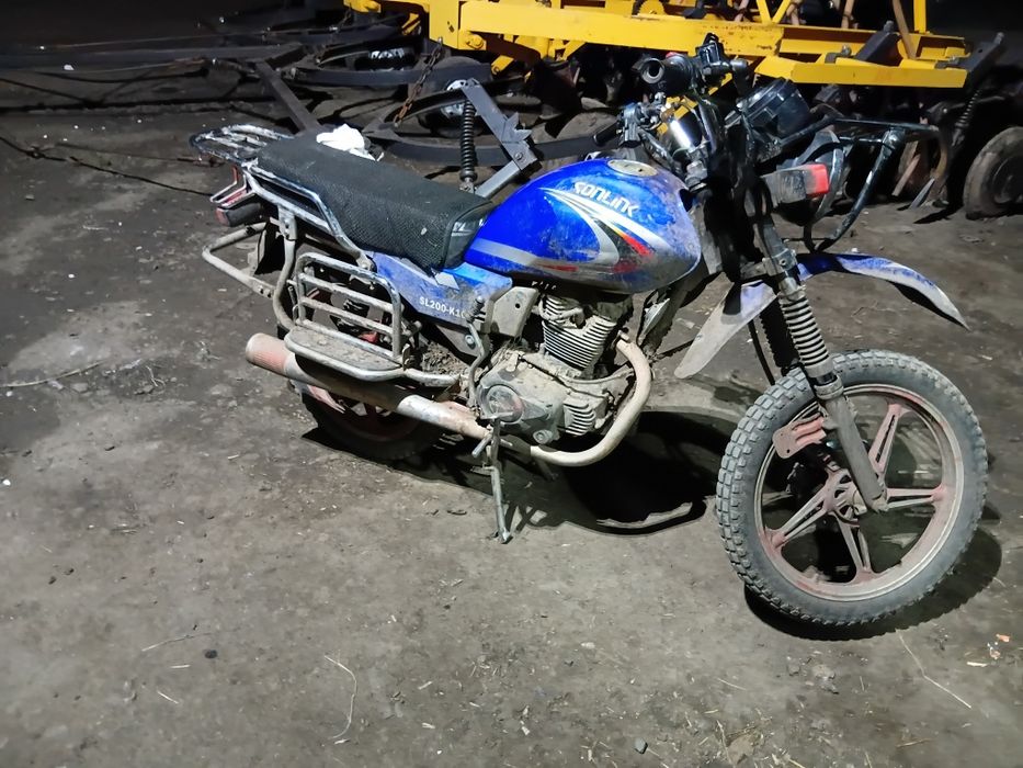 Продам мотоцикл 200куб