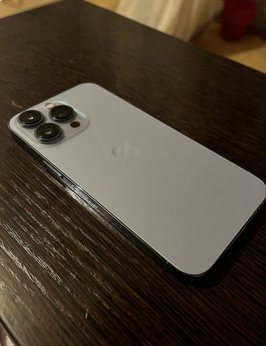 Продам айфон 13 про