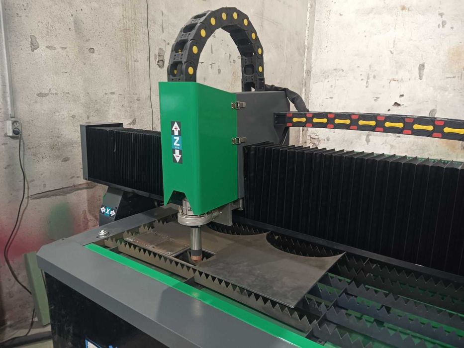 CNC машина за плазмено рязане RB1530