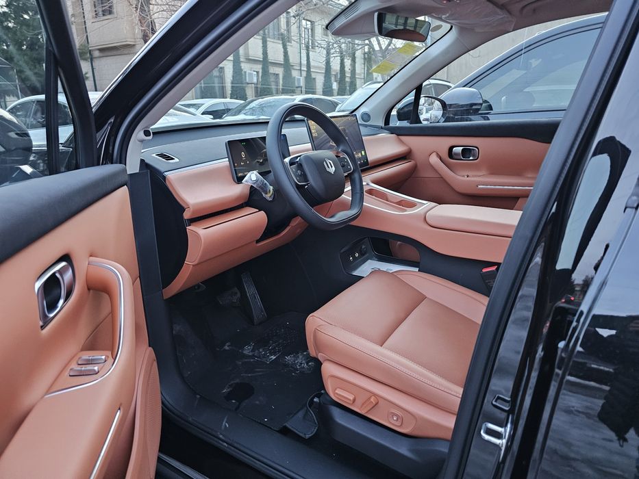 LEAPMOTOR c16.Restaylin 3-pozitsiya. Yili 2025. Yurgani 200. Narxi