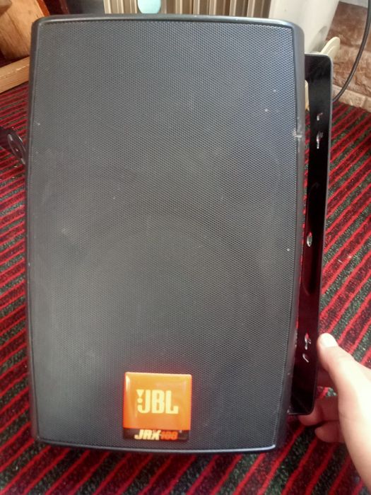 Продам калонки JBL JRX100 в хорошем состоянии.