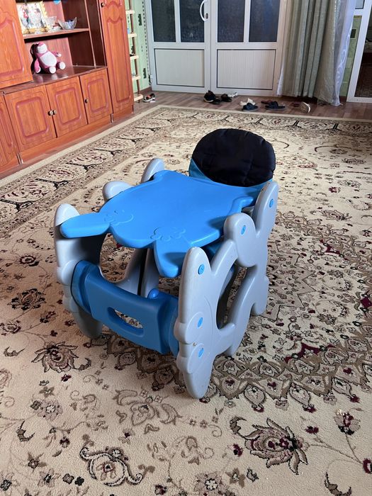 Детский кармяшый столик