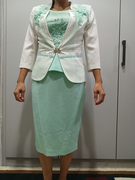 Б/у  тройка продаётся почти как новый