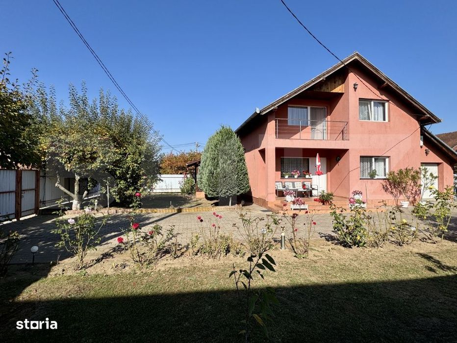 Vand casa 120 mp - 600 mp teren - individuala - Corunca