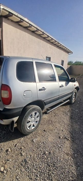 Chevrolet Niva 21230