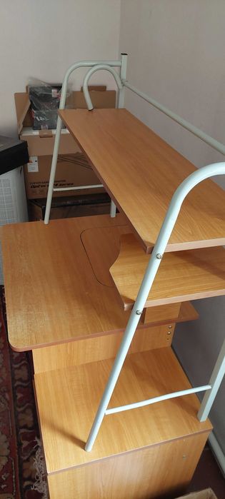 Стол компьютерный, письменный