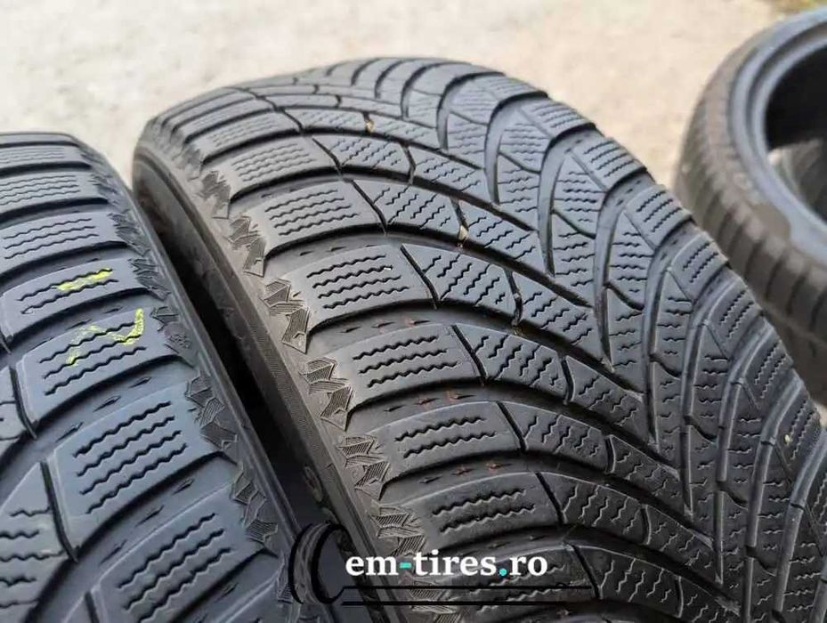 SET 2 Anvelope Iarna 205/50 R17 SEMPERIT Speed ras