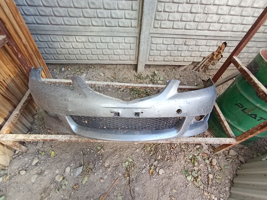 Бампер на мада 6