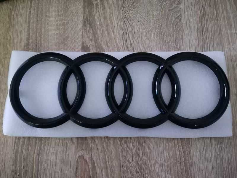 черна гланцова емблема за Ауди Audi 24.9 см
