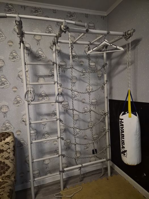 Домашний турник, боксерская груша