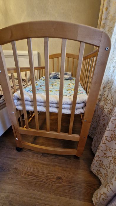 Детская кроватка