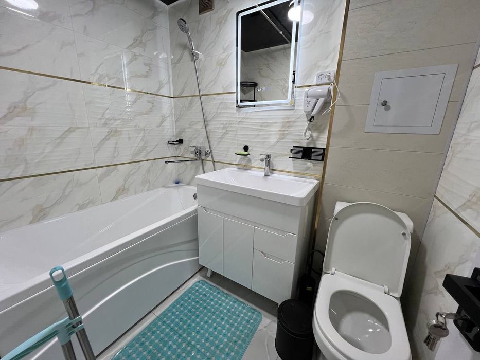 Сдается 2х комнатная квартира 
С обстановкой 
В горде Алмалыке