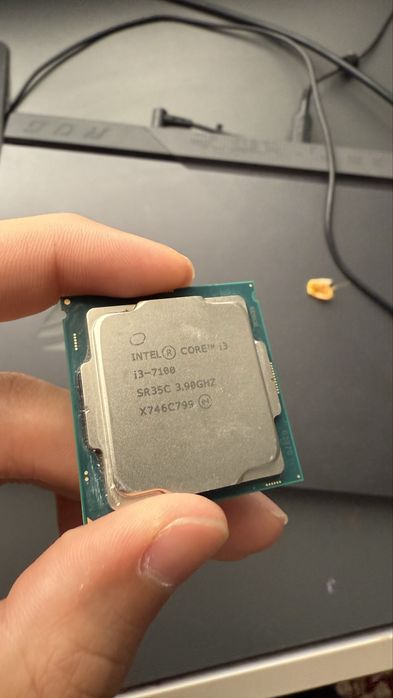 Процессор Intel core I3 7100
