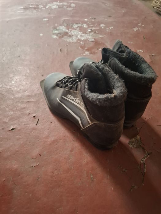 Продается лыжи хороший