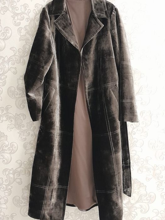 Продам платья и тренч