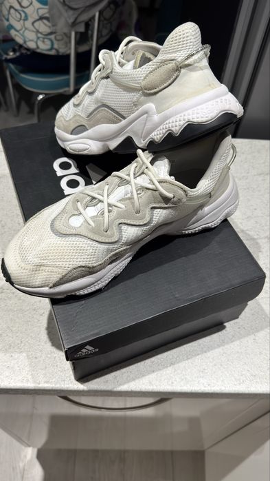 обувки Adidas OZWEEGO