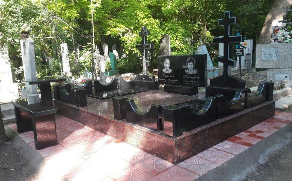 Памятники из мрамора и гранита