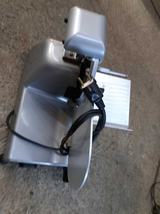 Професионална Колбасорезачка Ф.25