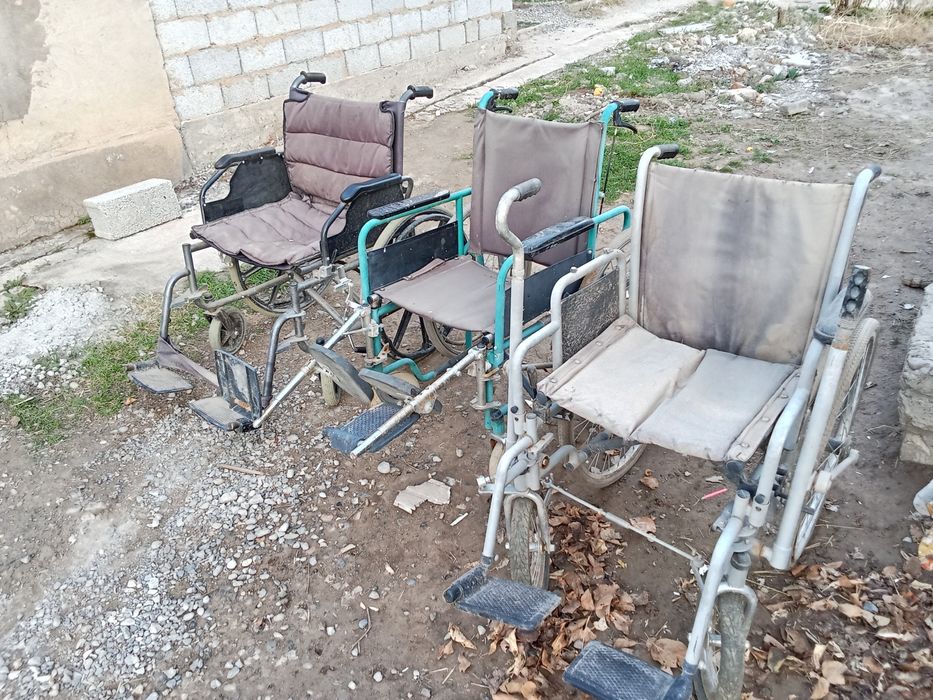 Инвалидные коляски бу  цена договорная