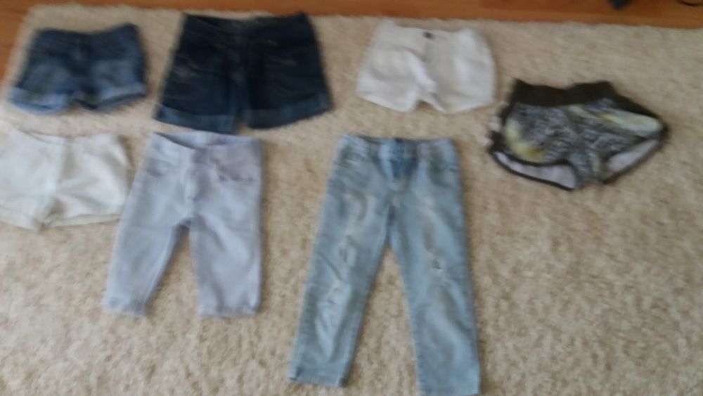 Pantaloni scurți pentru fetite.