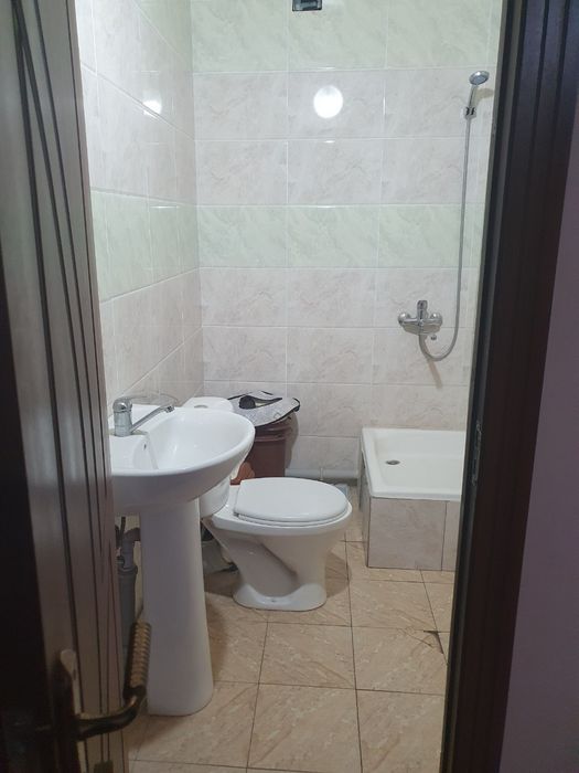 Санат-саройи олдида Янги курилган Дом.