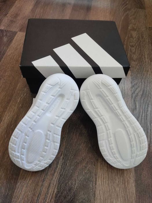 Чисто нови Adidas RunFalcon 23 номер