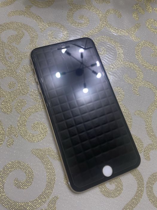 Продаю iPhone 7 Plus в хорошем состоянии