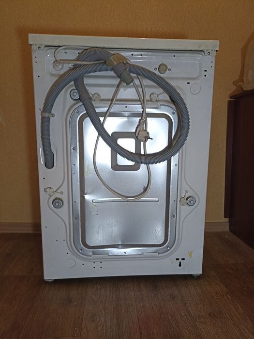 Продам стиральную машину LG