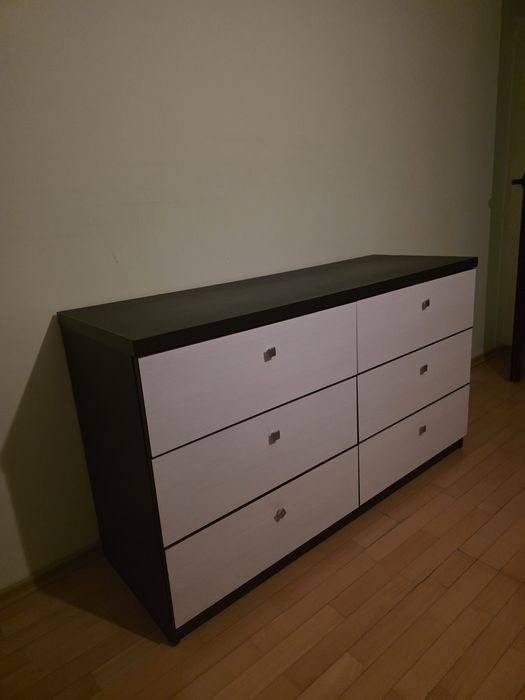 Vând set mobilier dormitor