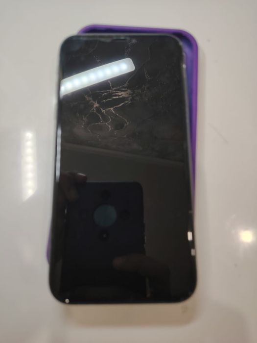 Обменяю айфон 11