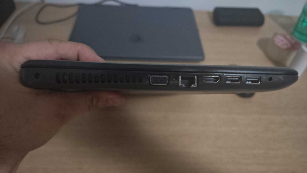 Laptop HP 15 G4, Celeron, 4GB RAM,  HDD 500GB, Win 10 - Stare f bună