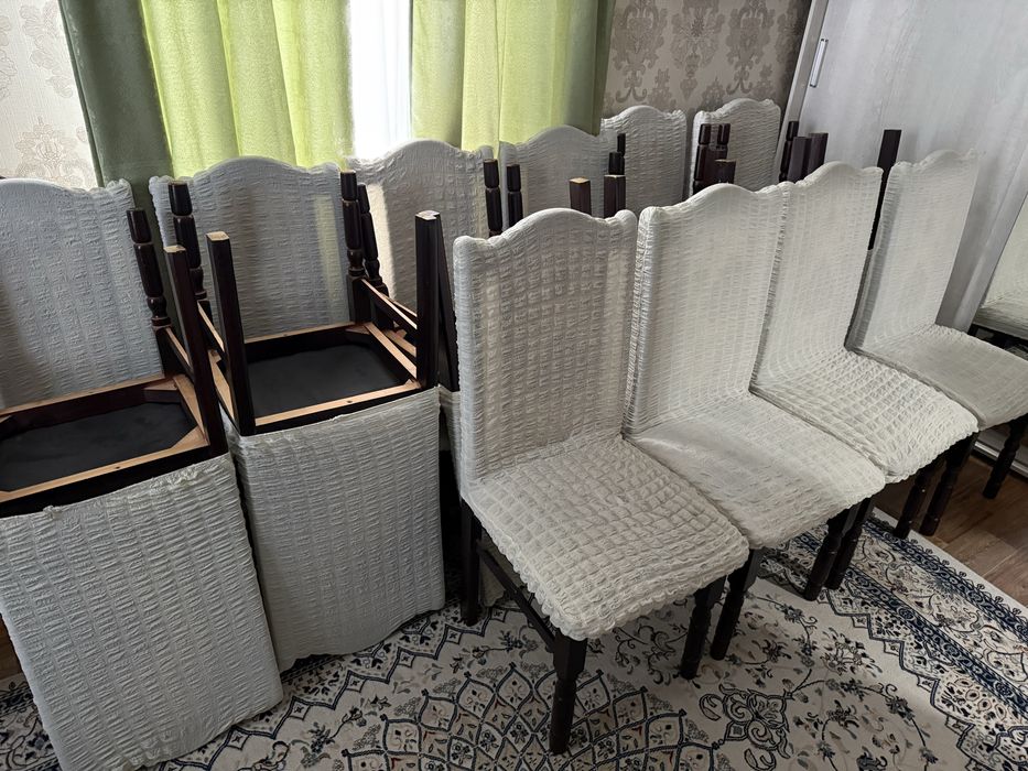 Продам стулья с чехлом