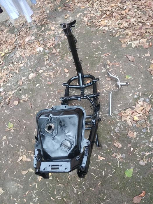 Продаю новую раму на скутер марки форсе васат 150сс .